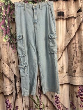 Universal Thread Light Blue Wide Leg Cargo Jeans